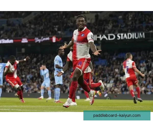 英超球队拖拉机复兴带动竞争力增强，展现强劲表现