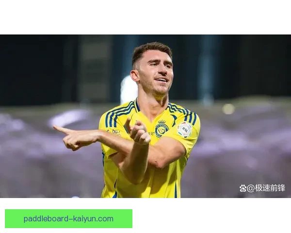 拉波尔特在曼城时期的表现稳健，逐渐成为防线核心球员。